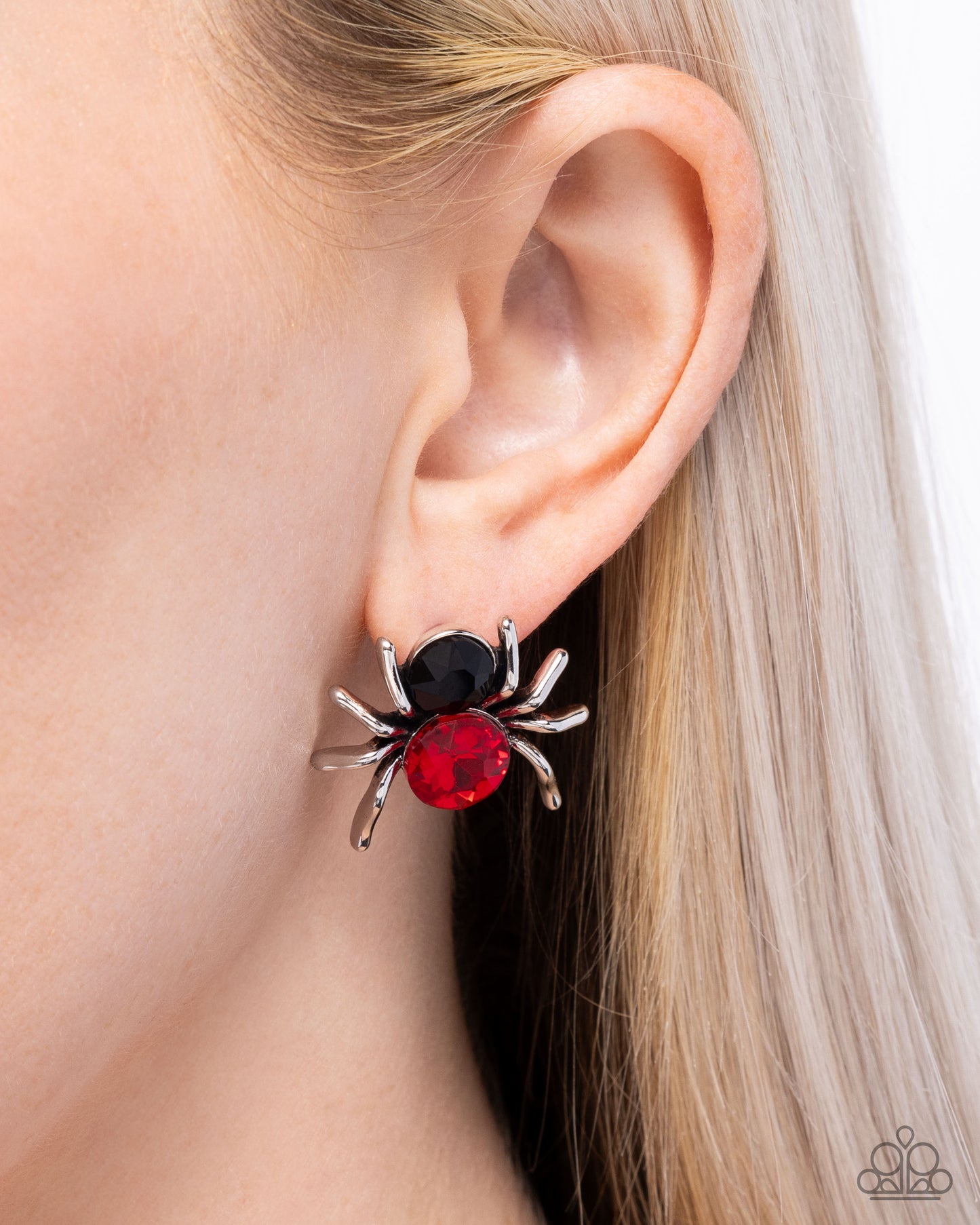 Spider Bite - Red Ring
Black Widow - Red Earrings