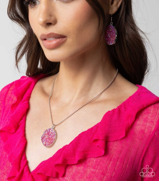 Necklace: "Dreamy Druzies - Pink"
Earring: "Dynamic Druzies - Pink