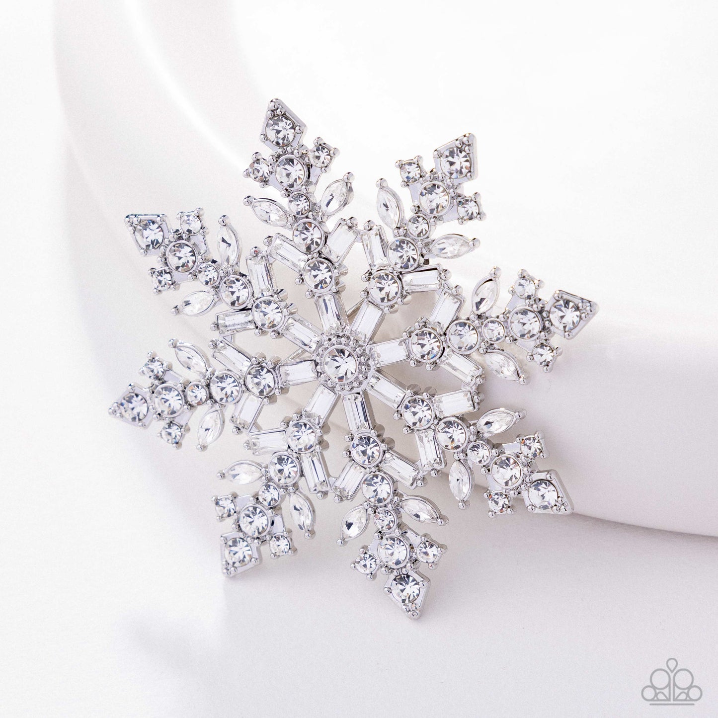 Snowflake Solstice-white